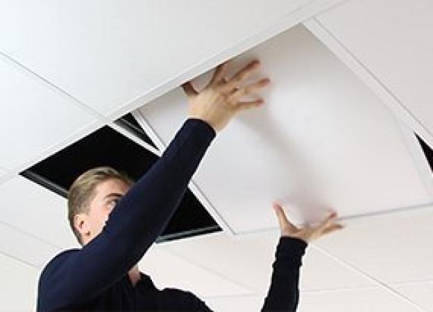 Comment installer un panneau LED ? [Guide]